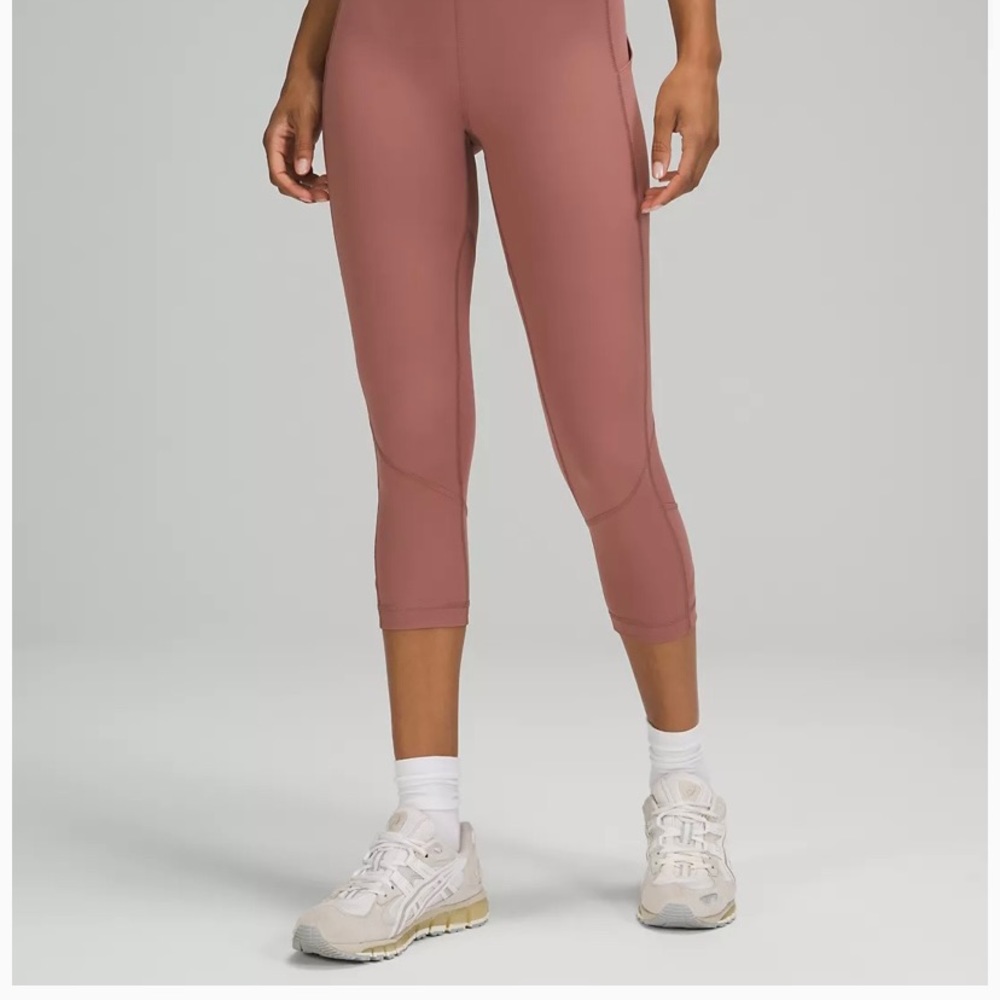 GUC 2 Lululemon Pace Rival crop 22” in Spiced Chai